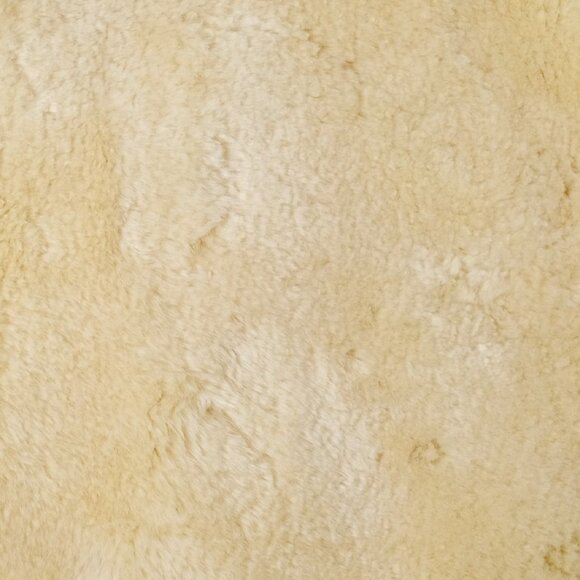 Natural Automotive Classic Sheepskin Chair Pad | 1-Piece | Beige - Picture 5 of 6